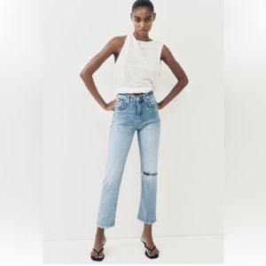 Zara distressed jeans in size 2